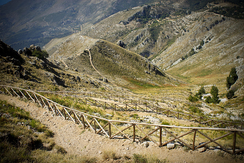 Sentiero nel  Parco Naturale dei Monti Aurunci